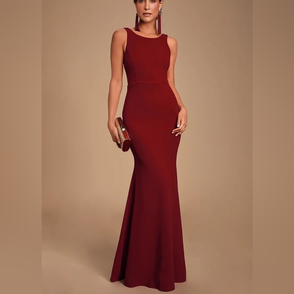 Lulu’s Burgundy Gown